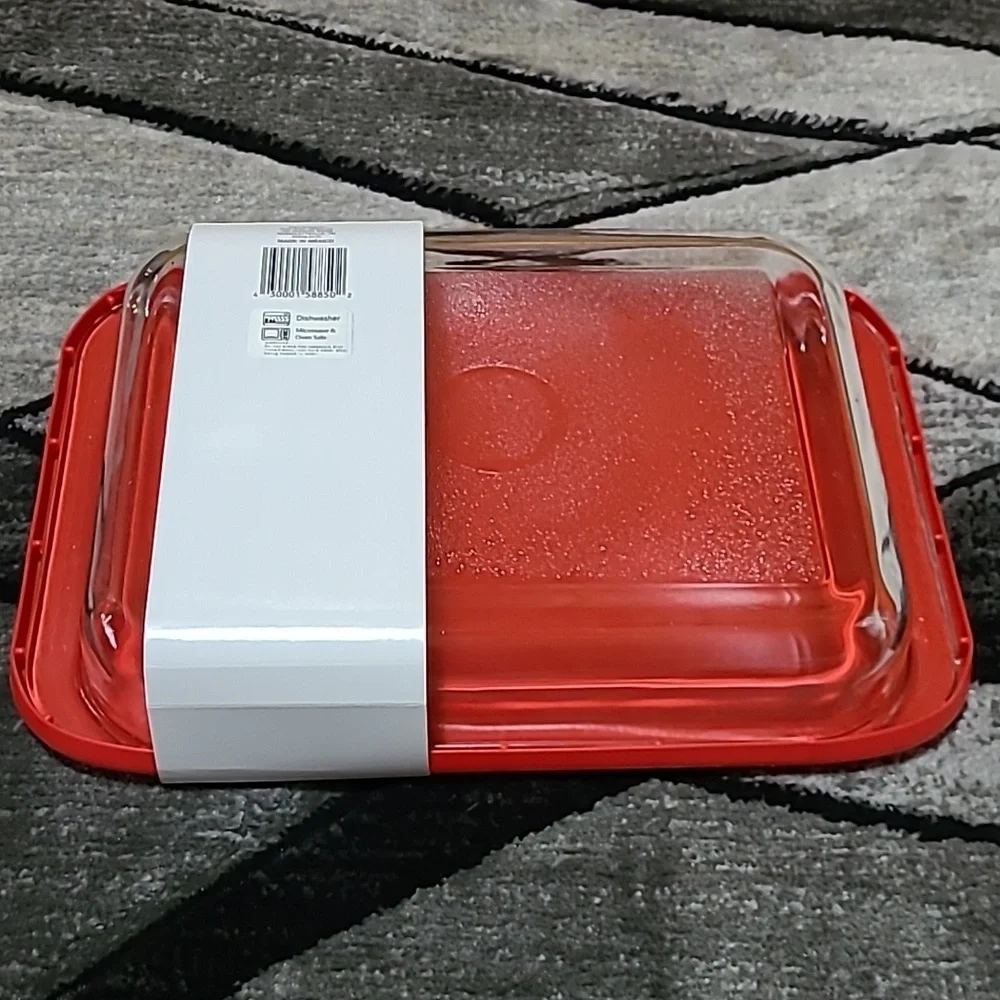 CASSEROLE DISH WITH RED LID 2 QUART TRUELIVING
